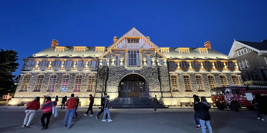 Mesmerising snapshot of the beautiful Raj Bhavan, during the late evening in Shimla