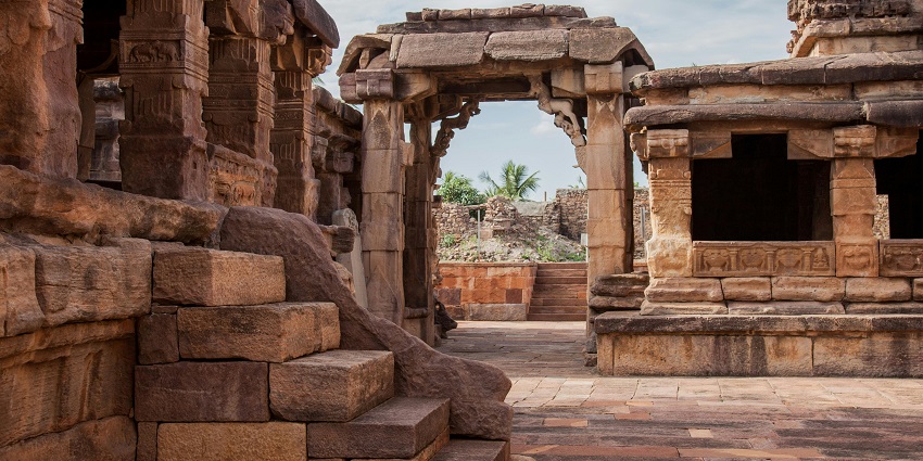 Ramateertham is a sacred place near this fort that is dedicated to Lord Rama