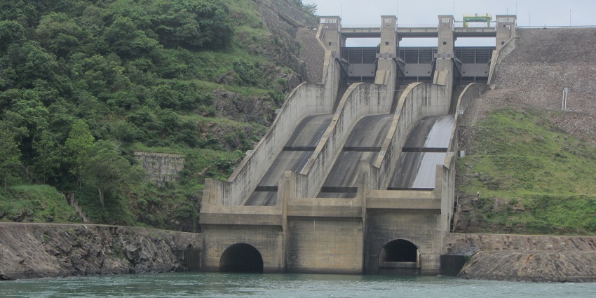 Scenic view of Randenigala Dam surrounded by lush greenery - Wildlife sanctuaries in Sri Lanka.