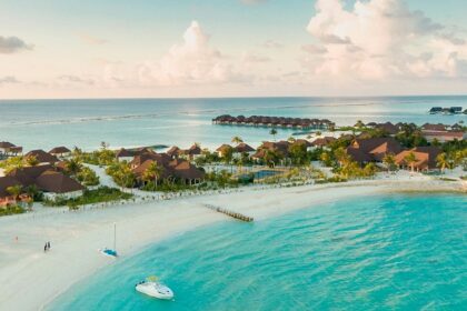 Rangali Islands are pristine islands in the Maldives offering a perfect island getaway.