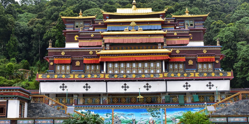 A glimpse of the Ranka Monastery, a major tourist destination near Phodong Monastery.
