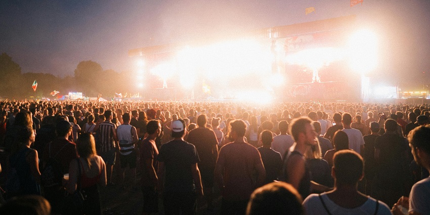 Enjoy the concerts of international artists at the RedFestDXB, United Arab Emirates.