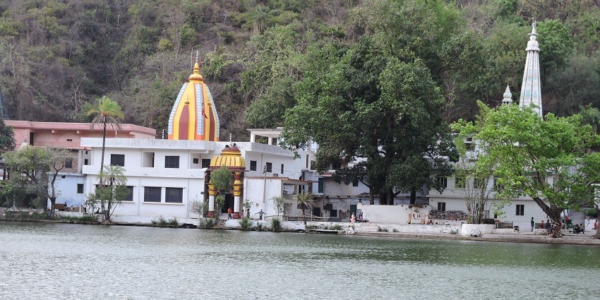 A glimpse of the Renuka Ji spiritual place surrounded by serene waters and greenery.