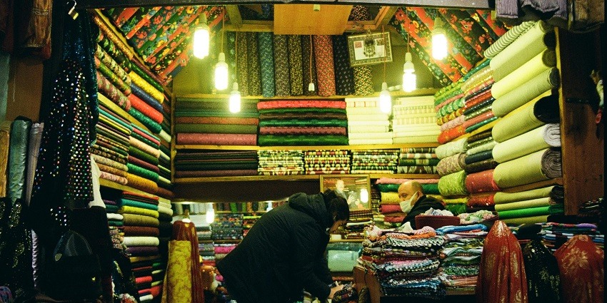 Head to the famous Residency Road market for shopping in Srinagar on your next trip