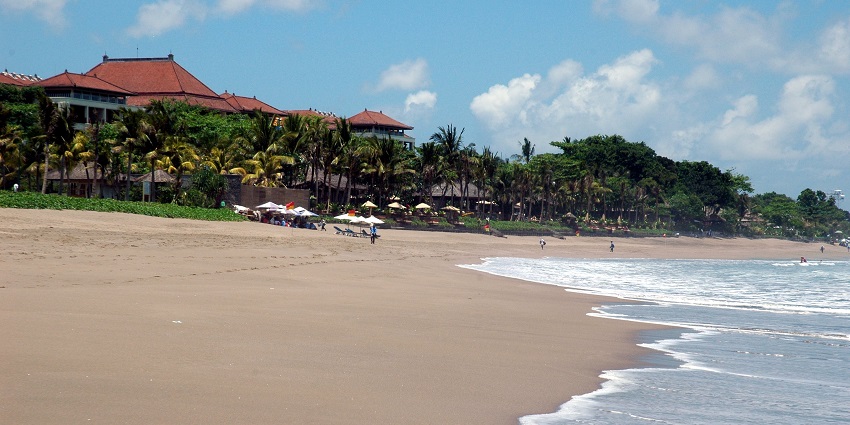 There are various resorts in Petitenget beach, one of the most comfortable stays in Bali.