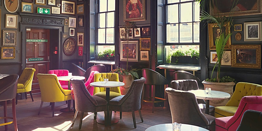 Image of a beautiful eatery set in the perfect standard and cosy environment amidst the hills