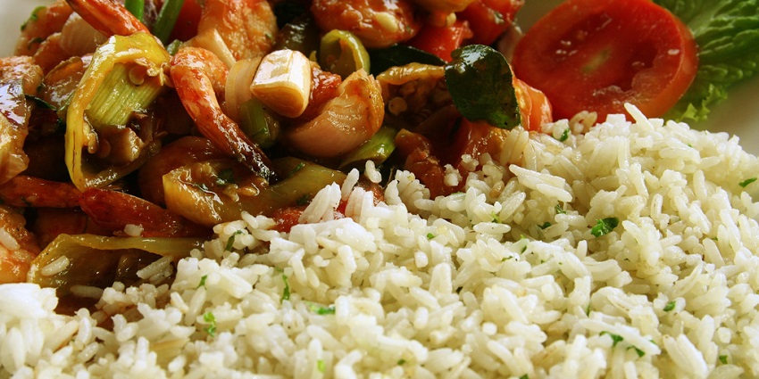 There are a plethora of eateries available near Tangalle Beach for every kind of tourist.