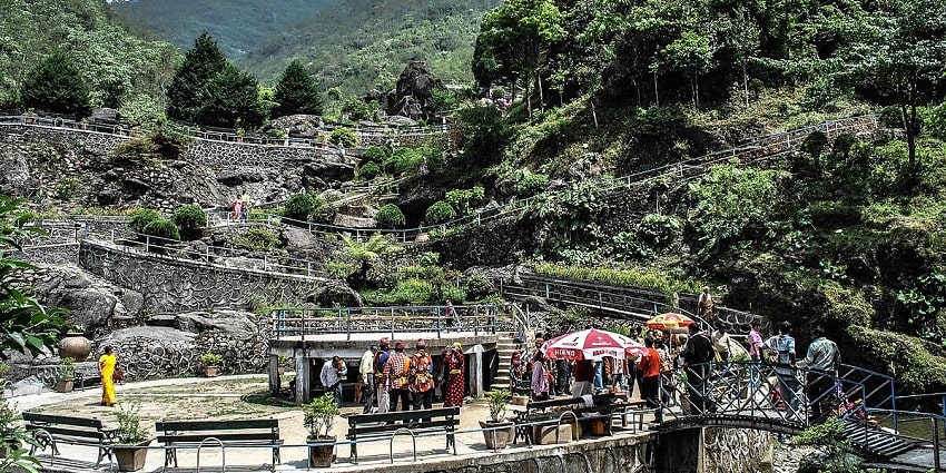 Rimbi Waterfalls and Rock Gardens are the top attractions near Kartok Monastery.