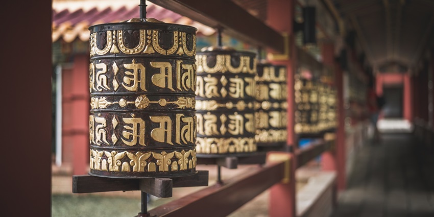 An active participation of people in rituals and ceremonies is a way to attain enlightenment.