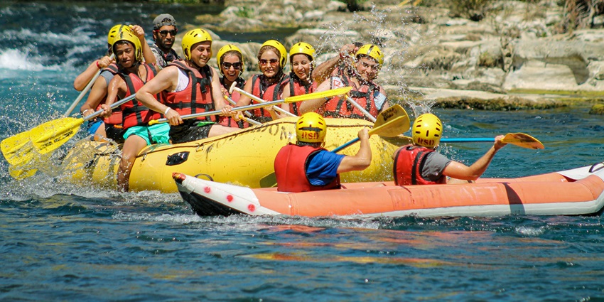 River rafting amidst the beautiful surroundings is one of the activities in Pahalgam