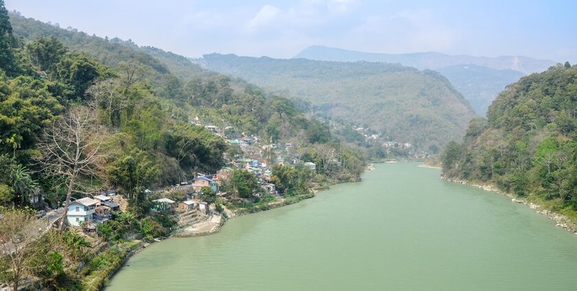 This spectacular river is one of the prettiest places to visit in Siliguri for couples.