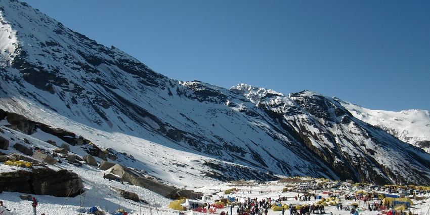 Rohtang pass offers a unique experience filled with natural beauty, thrilling adventures, and a serene ambience.