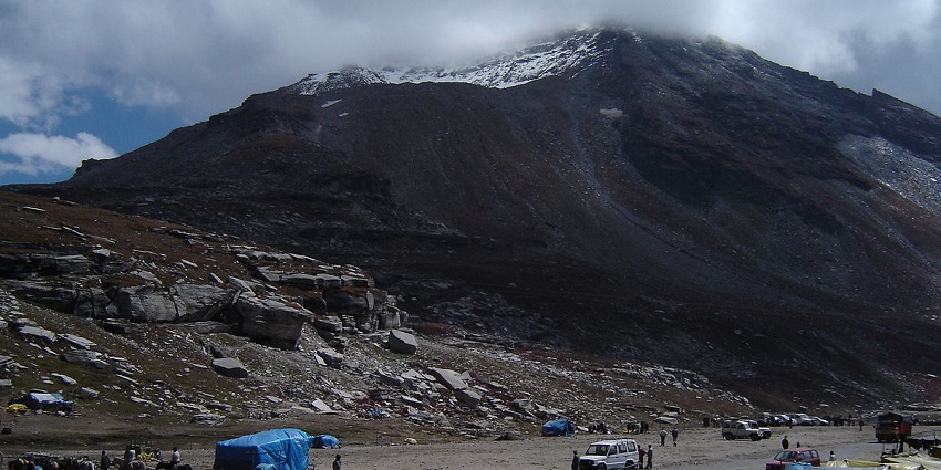 Scenic Rothang pass and the majestic peak of Himalaya covered by the cloud