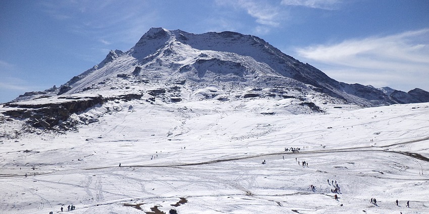 Snow covered mountains of the Rohtang pass, offering a picturesque sight for tourist to click photos