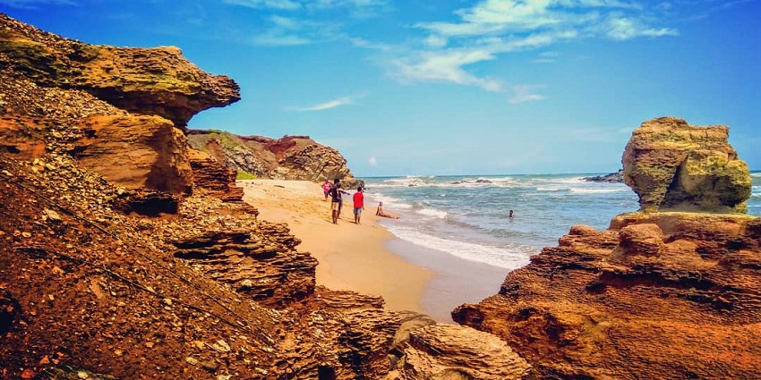 The captivating and serene attraction, Rumassala, is decked with colourful reefs.