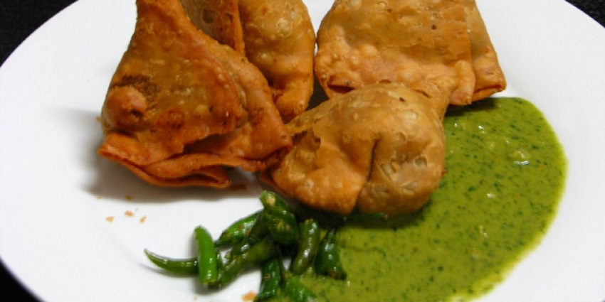 Samosas are a popular street food in Shimla that can be savoured any time of day.