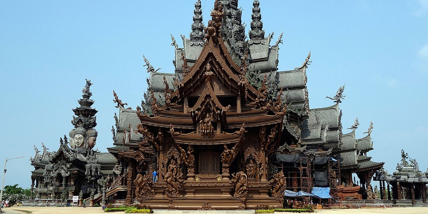 Visit the Sanctuary Of Truth that is made of teak wood, one of the things to do in Pattaya