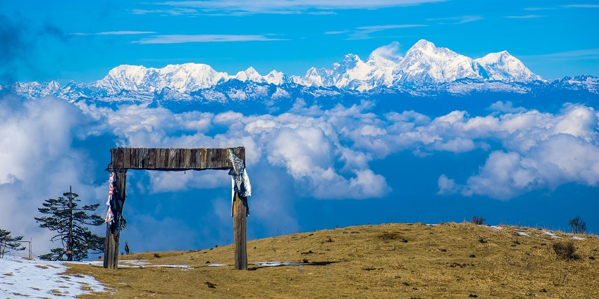 A scenic view of Sandakphu, one of the top places to visit in Darjeeling for couples.