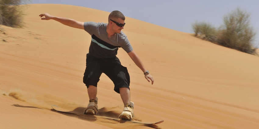A ride on the camel renders picturesque views amidst the majestic surroundings of the desert.