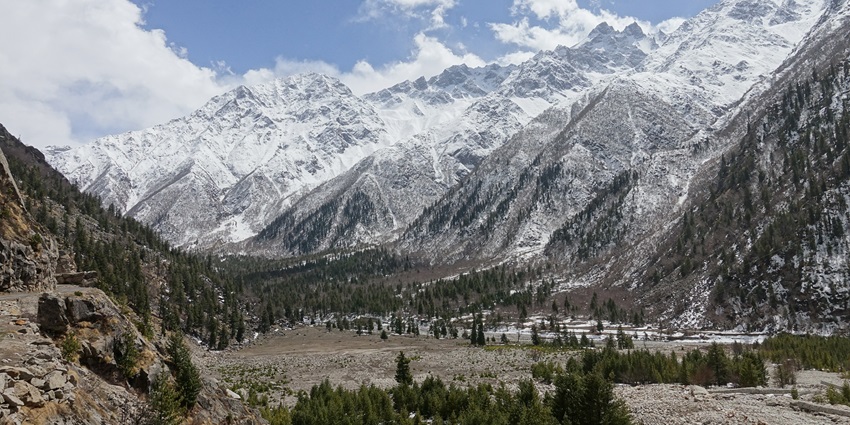 Sangla Valley has stunning views and is surrounded by beautiful valleys, where one can trek.