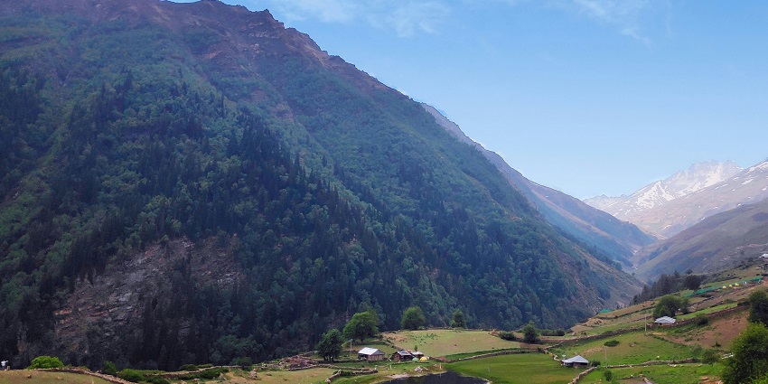 Image of majestic Sangla Valley, one of the places to visit in Kinnaur, Himachal Pradesh.