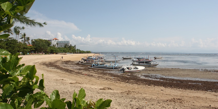 Sanur Beach is one of the famous beaches in Bali for couples with its pleasant ambience