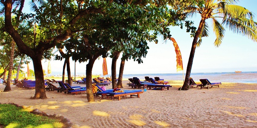 This beach, with lots of cultural performances, promises a tranquil start for people who love serenity.