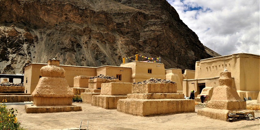 Sapni Fort is among the top ten places to visit in Kalpa for history enthusiasts.