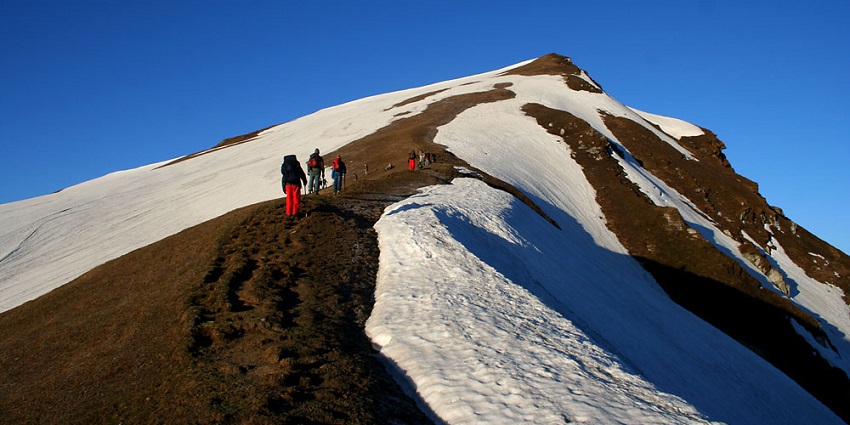 Sar Pass Trek in Kullu District offers scenic trekking in Great Himalayan National Park.