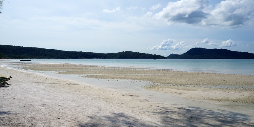 A mesmerising view of Saracen Bay, one of the picturesque beaches near Phnom Penh.