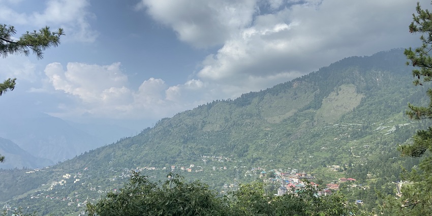 Sarahan is a scenic hamlet near Shimla that has a fresh and serene atmosphere