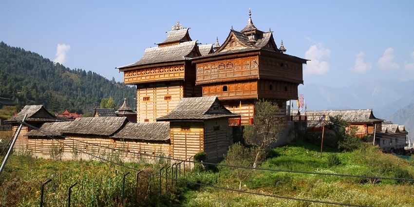 Sarahan Village, a beautiful place to explore near Daranghati Wildlife Sanctuary.
