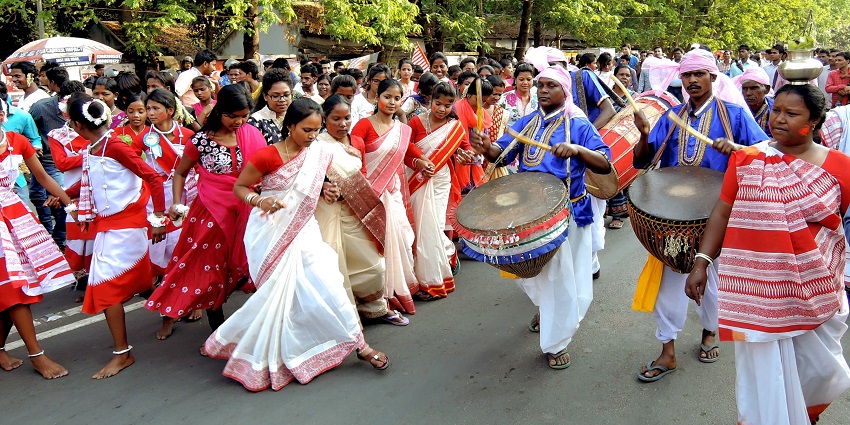 Sarhul is one of the prominent festivals in Jharkhand that you must celebrate with locals.
