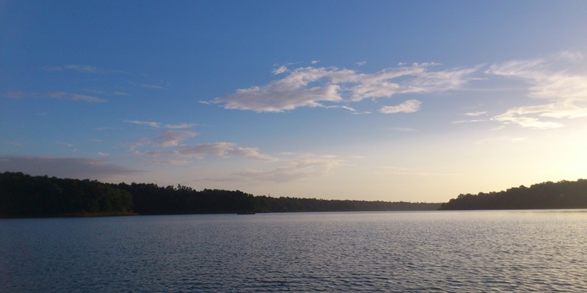 Sasthamcotta Lake, located on Sastha Temple, is blessed with picturesque surroundings.