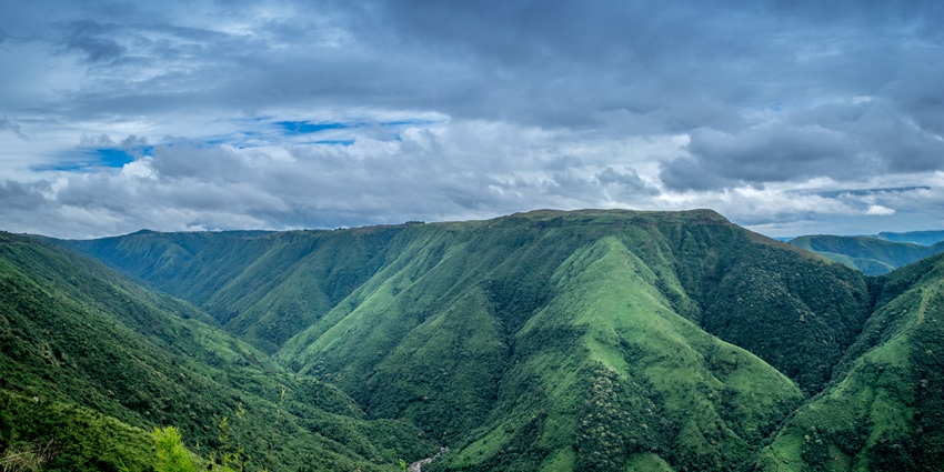 View the most spectacular spots around Ukiam Picnic Place to have a visual treat.