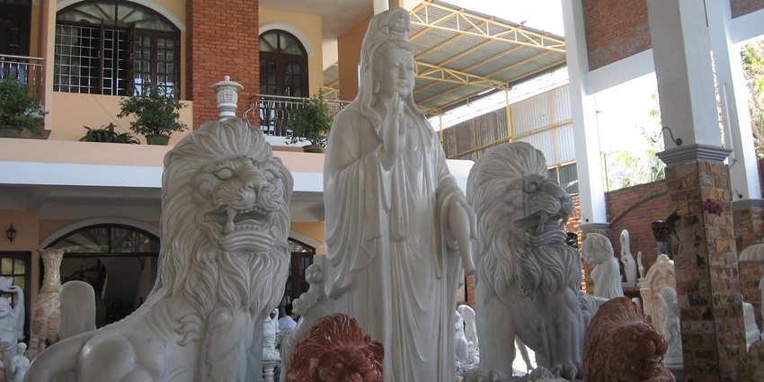 Visiting Cham Museum in Da Nang during the best time ensures that you can witness the sculptures in the best way.
