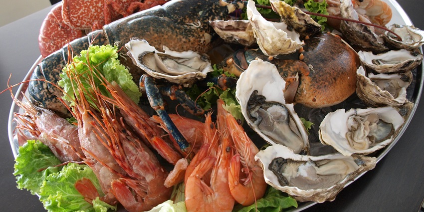 Seafood is one of the most popular foods in Diu as it's a coastal place with many beaches.