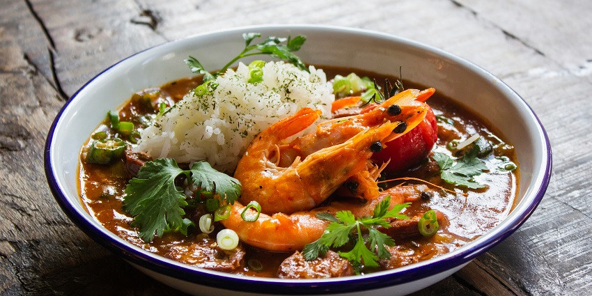 tle: Seafood
Alt Text: There are many dining options available near Dickwella Beach to savour local flavours.