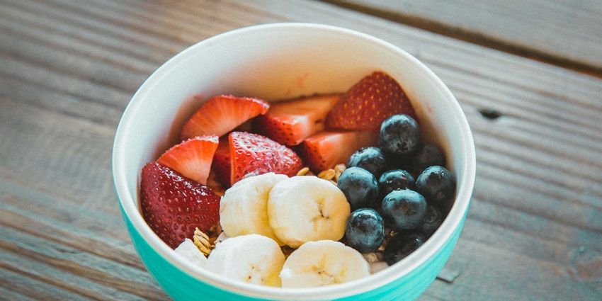 Try some delicious seasonal fruits as street food in Andaman to have a healthy start.