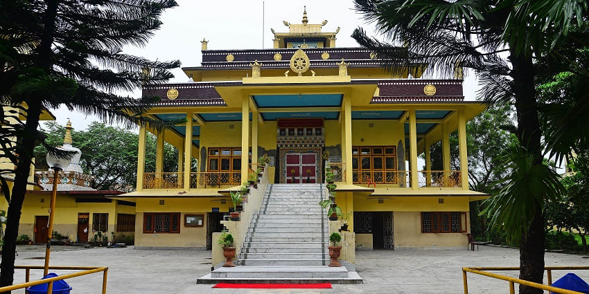 Sed-Gyued Monastery in Salugara with colourful façade and traditional Buddhist design
