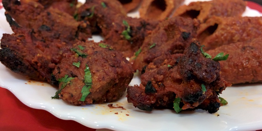 Restaurants near this wildlife sanctuary serve delicious delicacies for tourists to enjoy
