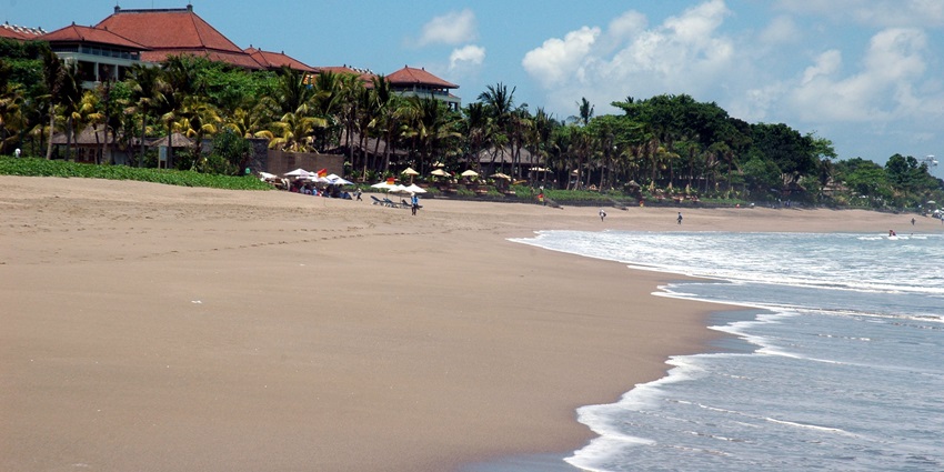 Seminyak Beach is considered the best beach in Bali for couples with its golden sands