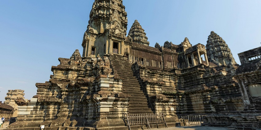Explore all the towers located at Angkor Wat, Archaeological Park in Siem Reap, Cambodia.