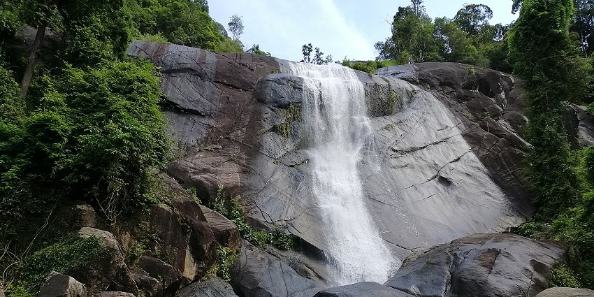 On your trip to Langkawi Island, enjoy the surroundings of Seven Wells Waterfalls.