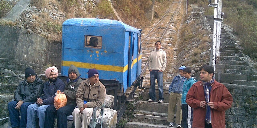 Shanan Hydro Project, at a height of 4214 ft., can’t be missed among places to visit in Barot Valley.