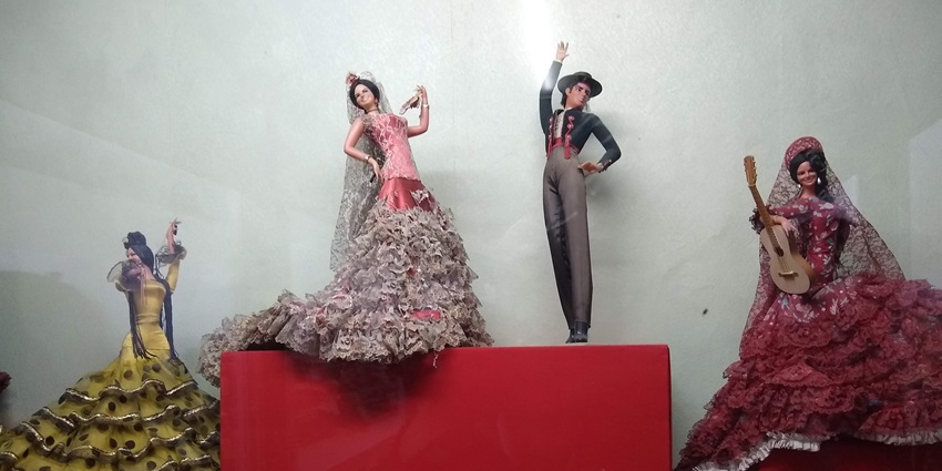 A stunning view of Shankar's International Dolls Museum with beautiful dolls kept inside.