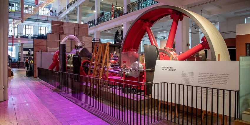 Learn about science and technology at the Science Museum located in Sharjah, UAE.