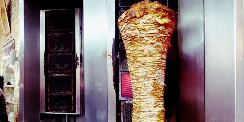 Mount Watering Shawarma on the Pike in a restaurant in Dubai–The Best food in Dubai