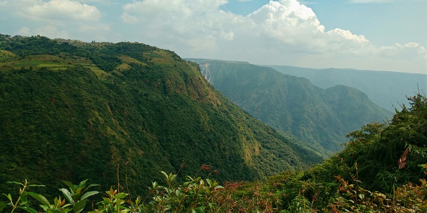 A scenic vista of peaks of Shillong, one of the top places to visit in Meghalaya in June.