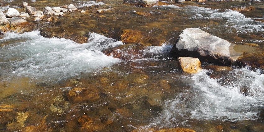 Shilt Hut Trek is one of the top trails for trekking in Great Himalayan National Park.